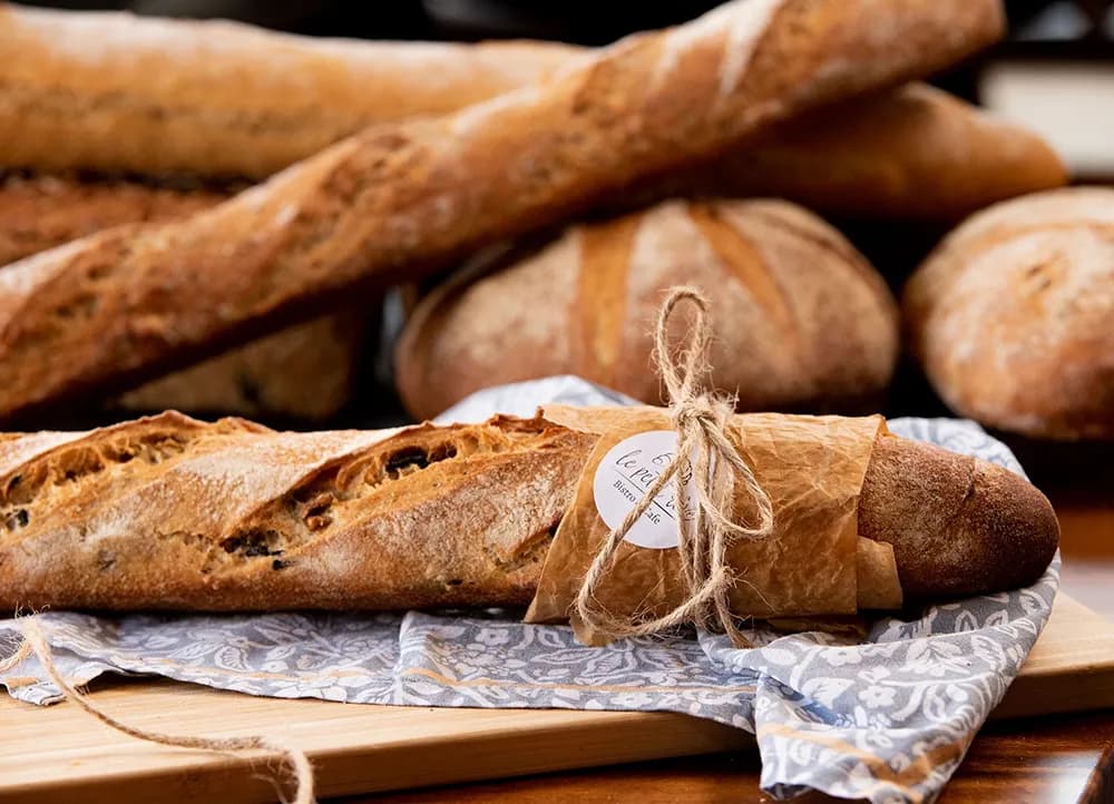 Baguette: jak ten francuski chleb zmienia nasze codzienne posiłki