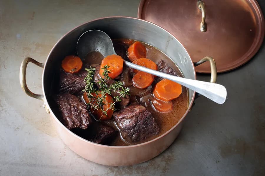 Beef bourguignon - idealny przepis na klasyczną potrawę francuską