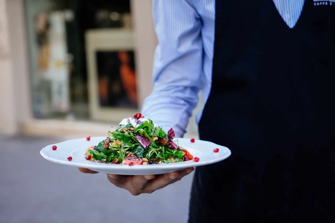 Gdzie zjeść w Lesku? Odkryj najlepsze restauracje i smaki