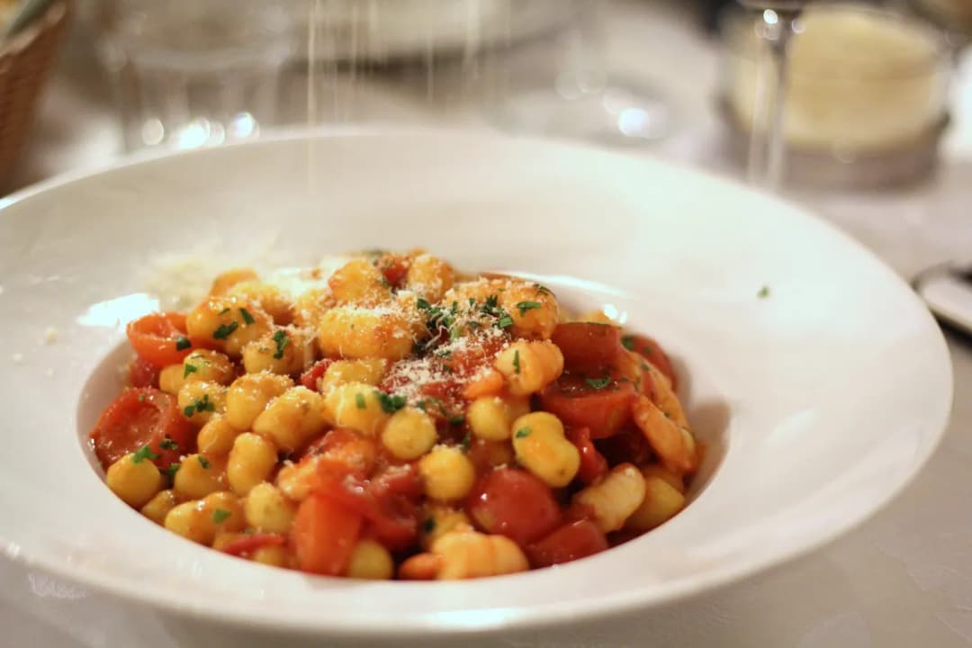 Gdzie zjeść w Desenzano del Garda? Najlepsze restauracje i smaki