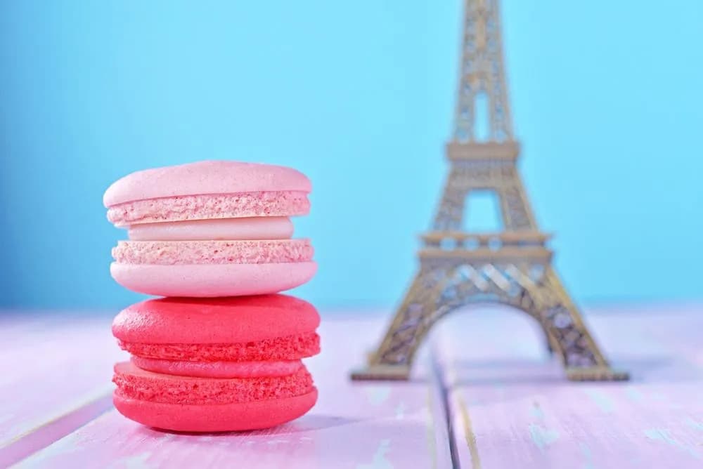 Jakie pamiątki z Paryża warto kupić? Odkryj unikalne skarby